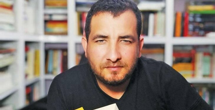 لونيس بن علي “يقرأ في المناطق المحظورة”