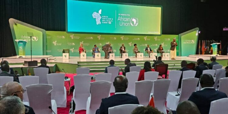 القمة الافريقية للأسمدة وصحة التربة تتبنى مقترح الجزائر بشأن دعم منتجي الغاز