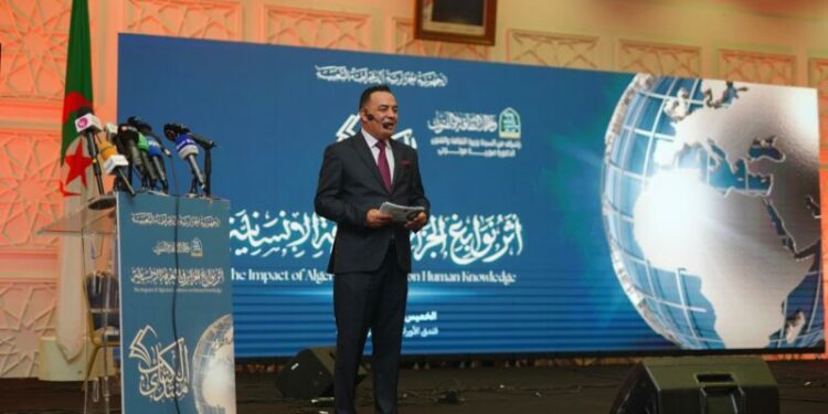 انطلاق التظاهرة الفكرية الوطنية لمُنتدى الكِتاب