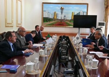 نشاط مكثف لوزير الخارجية في الصين