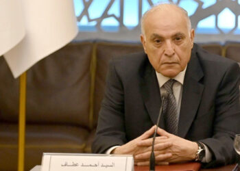 عطاف يستقبل نظيره من سلطنة عمان