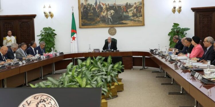 أوامر بإعداد استراتيجية متكاملة لتصدير المنتوجات الجزائرية
