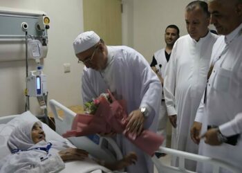 بلمهدي يزور حاجين جزائريين بمستشفيين بالمدينة المنورة