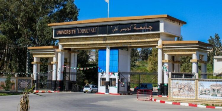 أضواء على “التجريب في النص الأدبي الجزائري المعاصر”