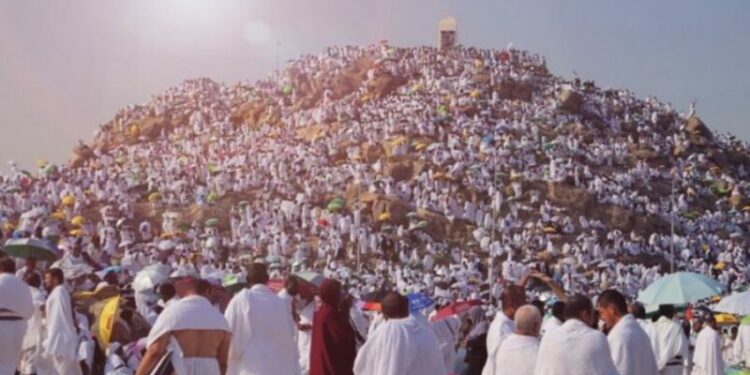 الحجاج يؤدون أعظم ركن في الحج