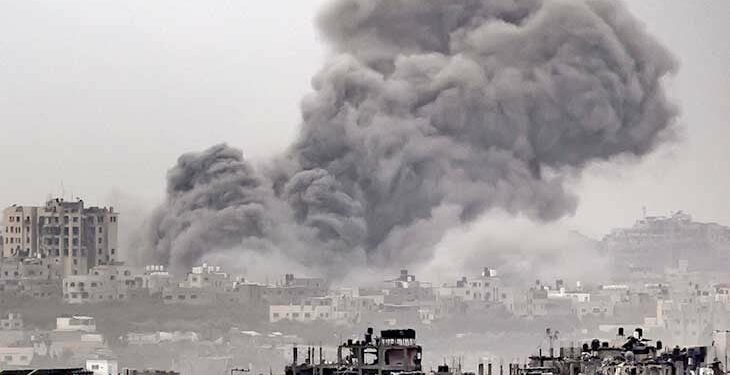 21 شهيدا منذ فجر اليوم وسط وجنوب غزة