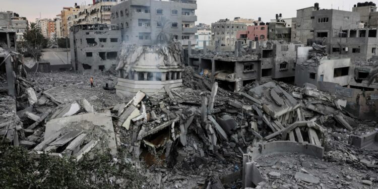 ارتفاع حصيلة الضحايا بغزة إلى 37 ألفا و877 شهيدا