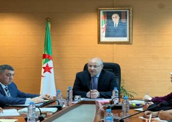 وزير التجارة يدعو إلى تعزيز حضور الجزائر في التظاهرات الاقتصادية الدولية
