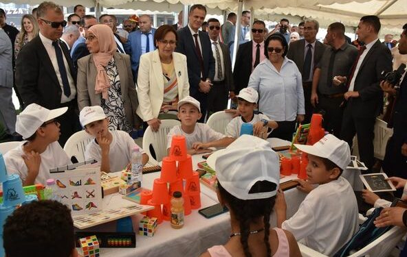 كريكو تزور أطفال الجالية الوطنية المصطافين ببومرداس