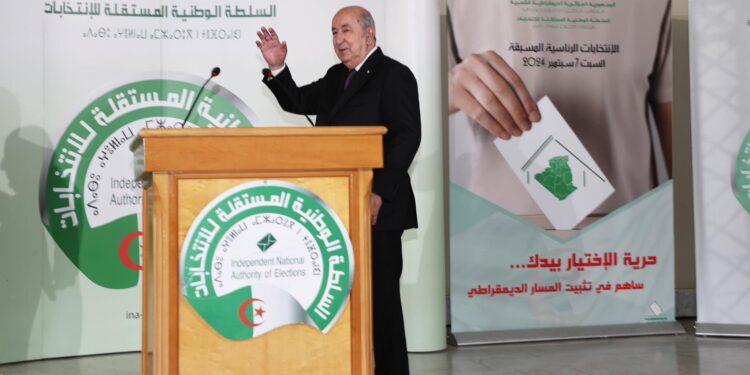 الراغب في الترشح عبد المجيد تبون يودع ملف ترشحه لانتخابات الرئاسة ويشكر مسانديه