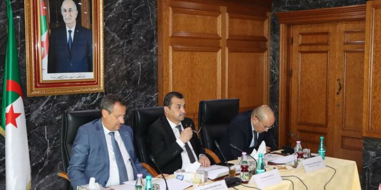 اجتماع خاص بشأن تأمين واستدامة إمدادات الوقود