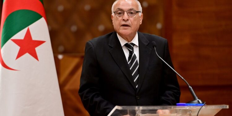 عطاف: اعتراف فرنسا بسيادة المغرب المزعومة على الصحراء الغربية “هبة من لا يملك لمن لا يستحق”