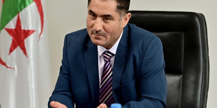 لعقاب يدعو وسائل الإعلام لالتزام الحياد في الرئاسيات