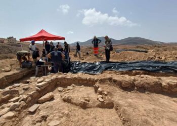 العثور على أسوار مدينة قديمة بتلمسان