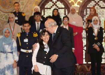 رئيس الجمهورية يكرّم المتفوقين الأوائل في “البكالوريا” و”البيام”