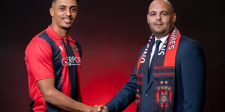 المدافع عزي ينضم لصفوف اتحاد الجزائر