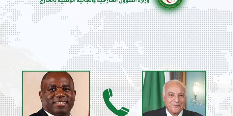 عطاف يتلقى إتصالا هاتفيا من نظيره البريطاني