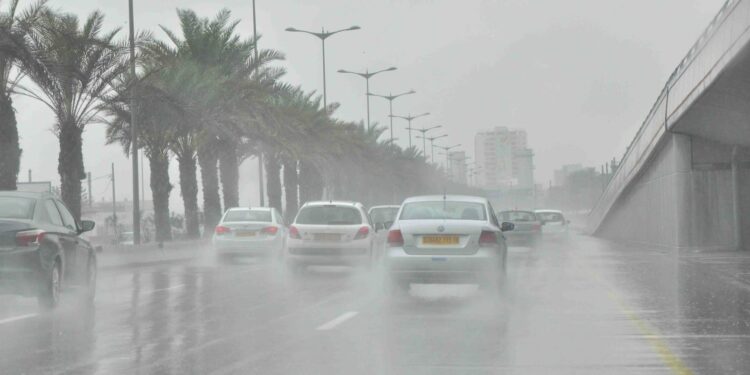 أمطار رعدية في 32 ولاية
