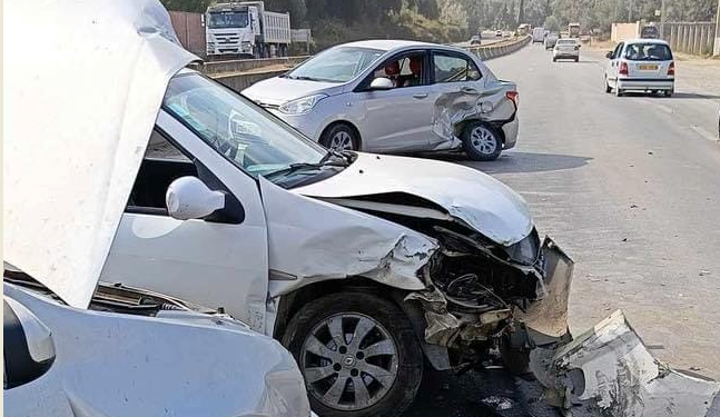 حوادث مرور.. وفاة 4 أشخاص وإصابة 276 آخرين في يوم واحد