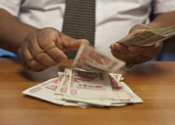 دفع رواتب ومردودية عمال الصحة قريبا