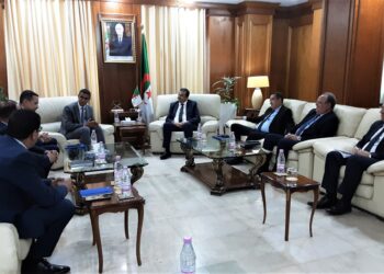 عرقاب يتباحث مع نائب رئيس “أس أل بي” العالمية