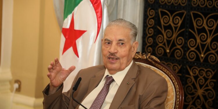 “الجيش الوطني الشّعبي عمادُ الأمّة وقرّة أعين الجزائريّين جميعاً”