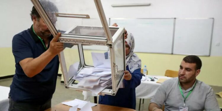 48.03 نسبة المشاركة الأولية في انتخابات الرئاسة