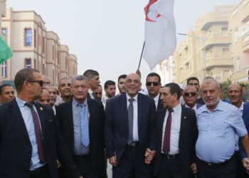 حساني شريف يدعو إلى التوجه بقوة إلى صناديق الاقتراع