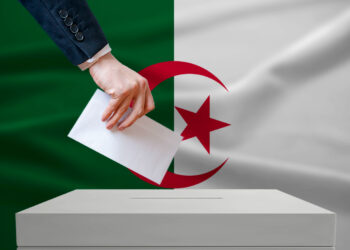 تواصل عملية الاقتراع باسبانيا وسط إقبال متزايد للناخبين