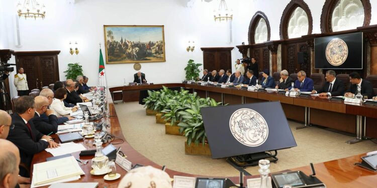ما يناقشه اجتماع مجلس الوزراء اليوم