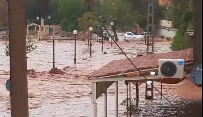 إنقاذ 30 شخصا بالنعامة اثر ارتفاع منسوب الأودية