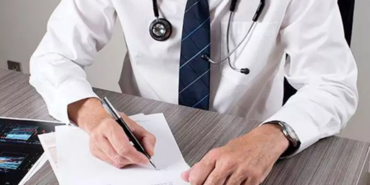 كيفيات وشروط التكفل الطبي بالمعوزين غير المؤمنين