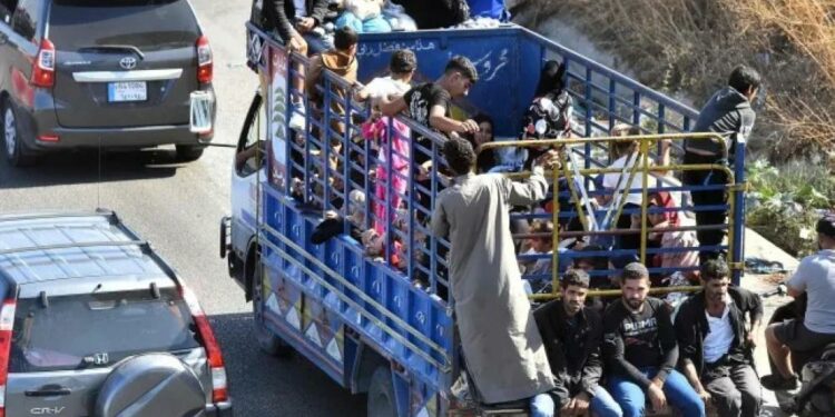 نزوح جماعي من جنوبي لبنان إلى سوريا