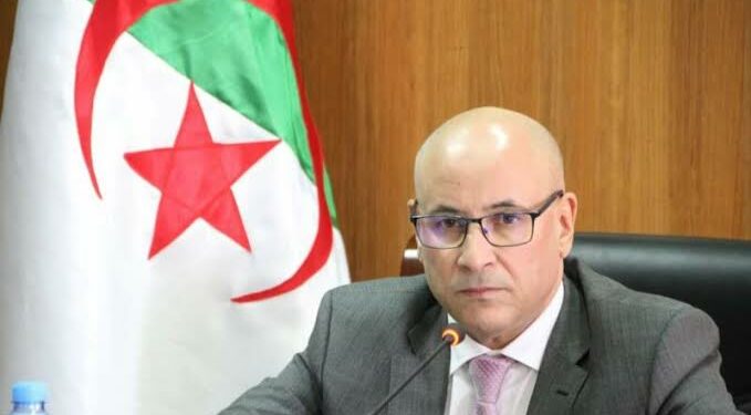 وزير التجارة يفتتح معرض المنتجات الجزائرية بقطر