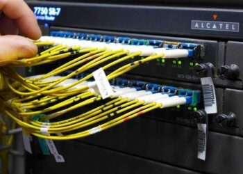1.5 مليون أسرة موصولة بتكنولوجيا الألياف البصرية