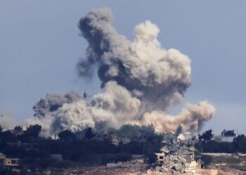 استشهاد 24 لبنانيا في غارات صهيونية