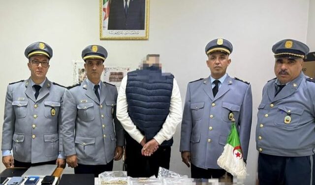 حجز كمية من الذهب وهواتف ذكية بمطار عنابة