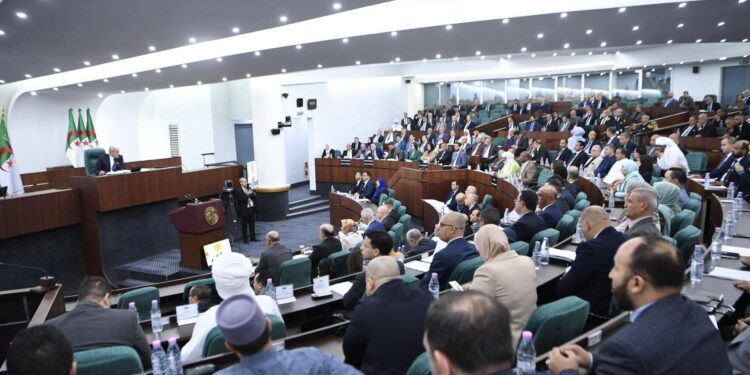 جلسة عامة لتقديم ومناقشة النص المتعلق بتسيير النفايات غدا