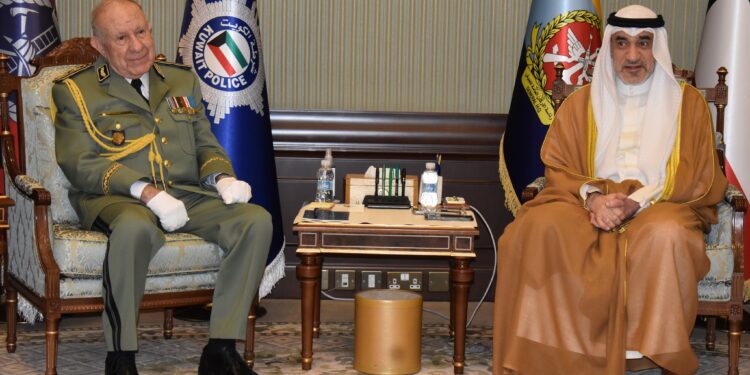 الفريق أول شنڨريحة يُستقبل من طرف نائب رئيس مجلس الوزراء، وزير الدفاع والداخلية الكويتي