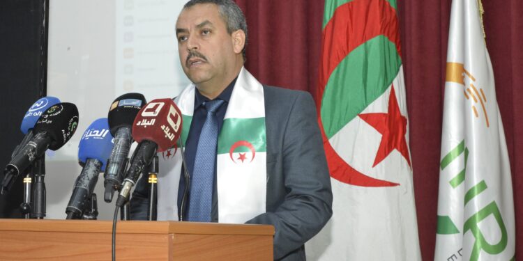 وزير التربية يلتقي التنظيمات النقابية اليوم