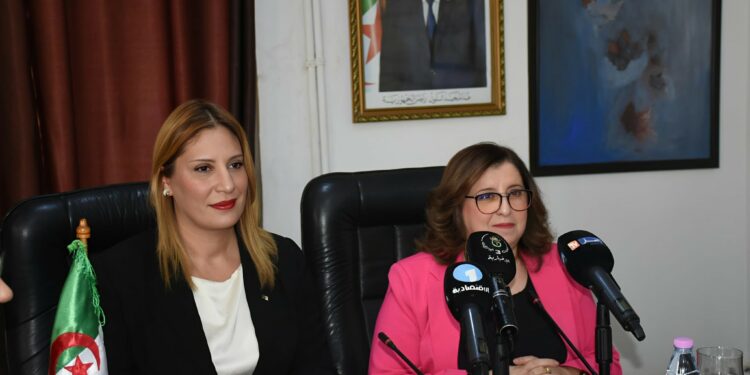جيلالي تتسلم مهامها على رأس وزارة البيئة وجودة الحياة
