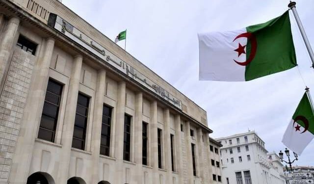عرض مشروع قانون المالية 2025 أمام النواب غدا
