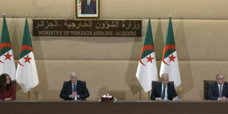 عطاف يُؤكّد اهتمام رئيس الجمهورية بملفي الشؤون الإفريقية والجالية الوطنية بالخارج