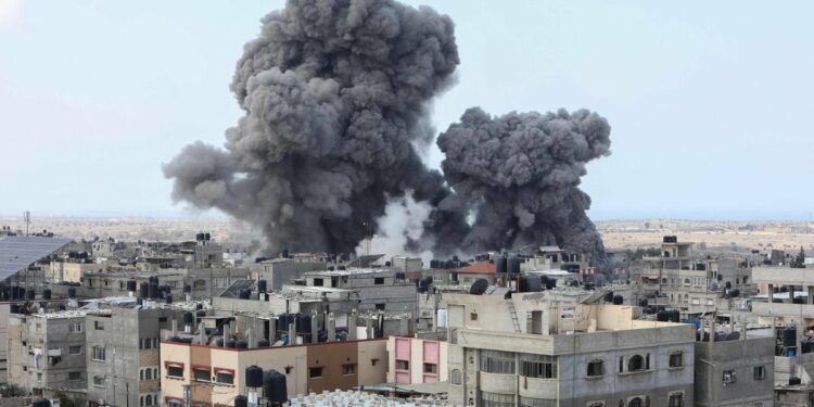 ارتفاع حصيلة قصف صهيوني لخيمة نازحين جنوبي قطاع غزة