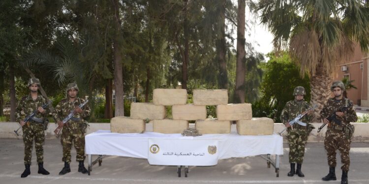 إحباط محاولة إدخال 12 قنطار كيف من الحدود مع المغرب