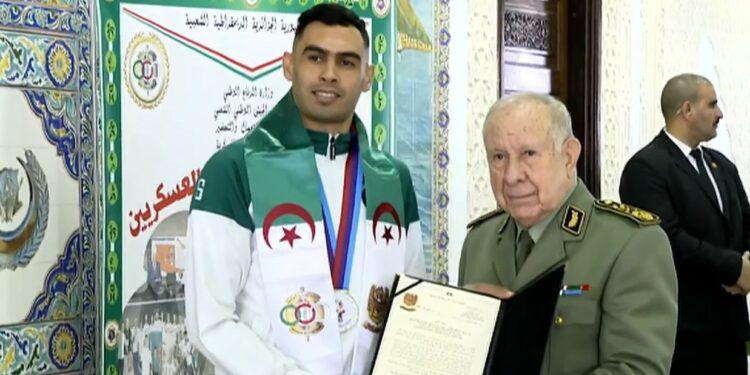 الفريق أول السعيد شنقريحة يُكرّم أعضاء الوفد المشارك في الألعاب العسكرية الإفريقية