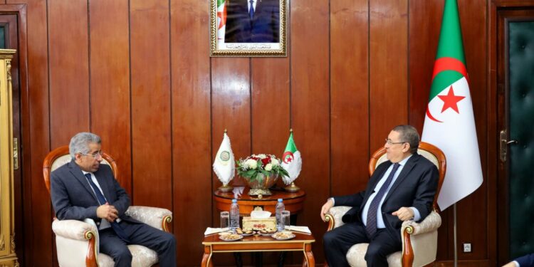 مراد يستقبل الأمين العام لمجلس وزراء الداخلية العرب