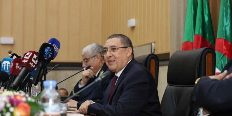 مراد ينصب والي وهران الجديد