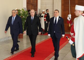 رئيس الجمهورية يشرف على لقاء الحكومة مع الولاة