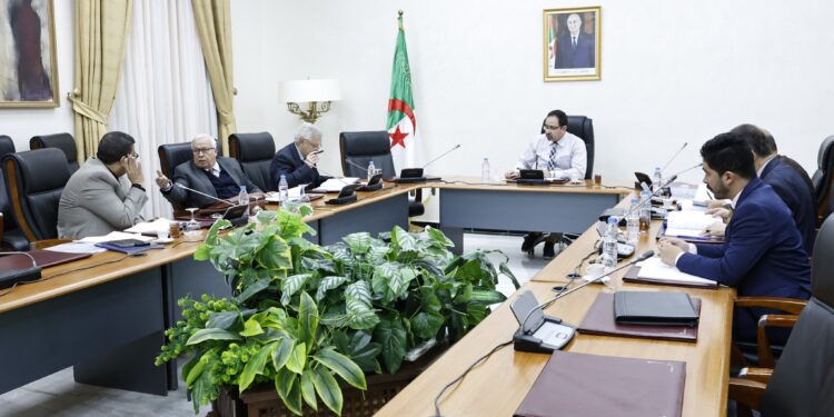 فوج عمل بمجلس الأمة ينظر في مشروعي قانوني البلدية والولاية